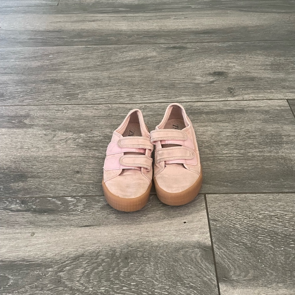 Zara shoes for kids.Pink.Size 11.5.Used